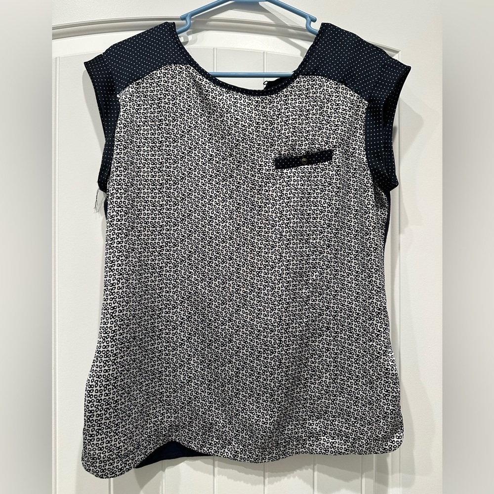 Limited Women's navy and White Patterned Top